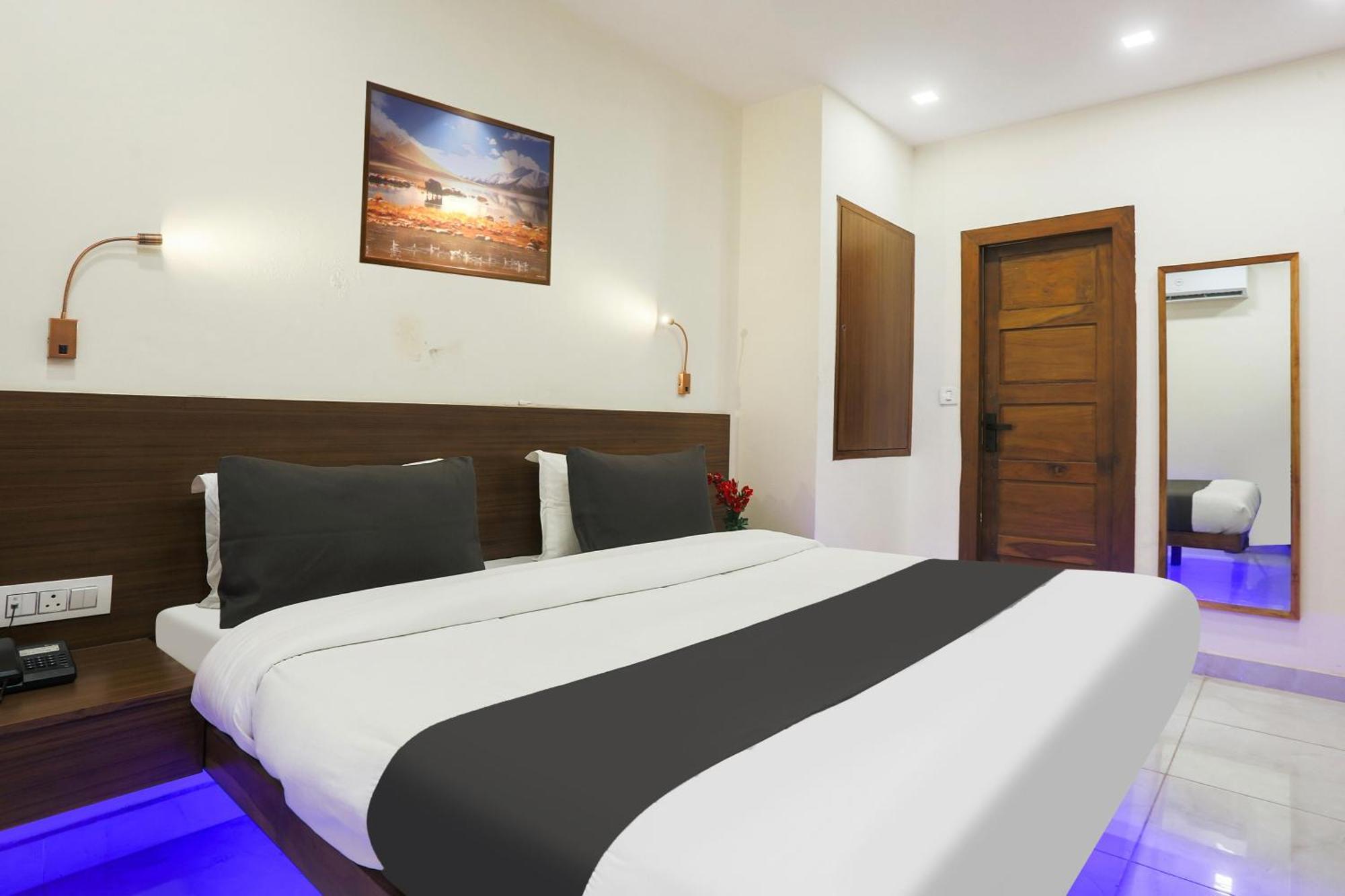 Super Townhouse Vikaspuri Hotel เดลี ภายนอก รูปภาพ