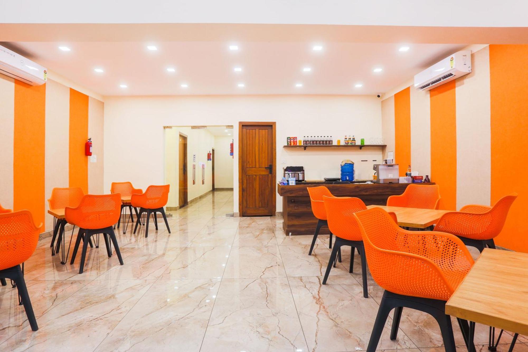 Super Townhouse Vikaspuri Hotel เดลี ภายนอก รูปภาพ