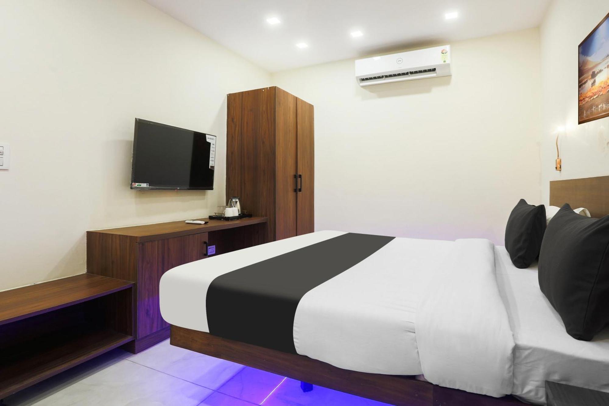 Super Townhouse Vikaspuri Hotel เดลี ภายนอก รูปภาพ
