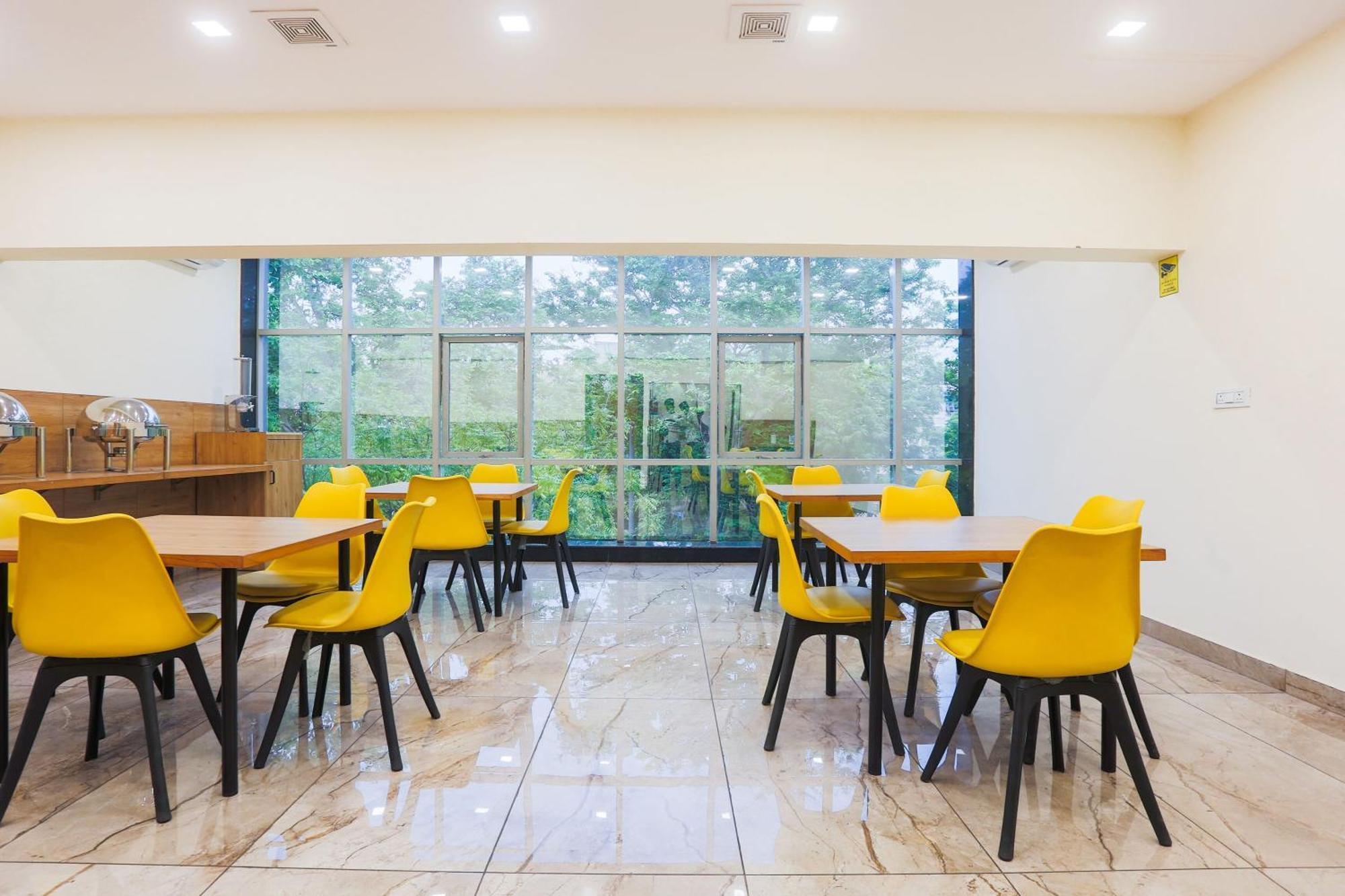 Super Townhouse Vikaspuri Hotel เดลี ภายนอก รูปภาพ