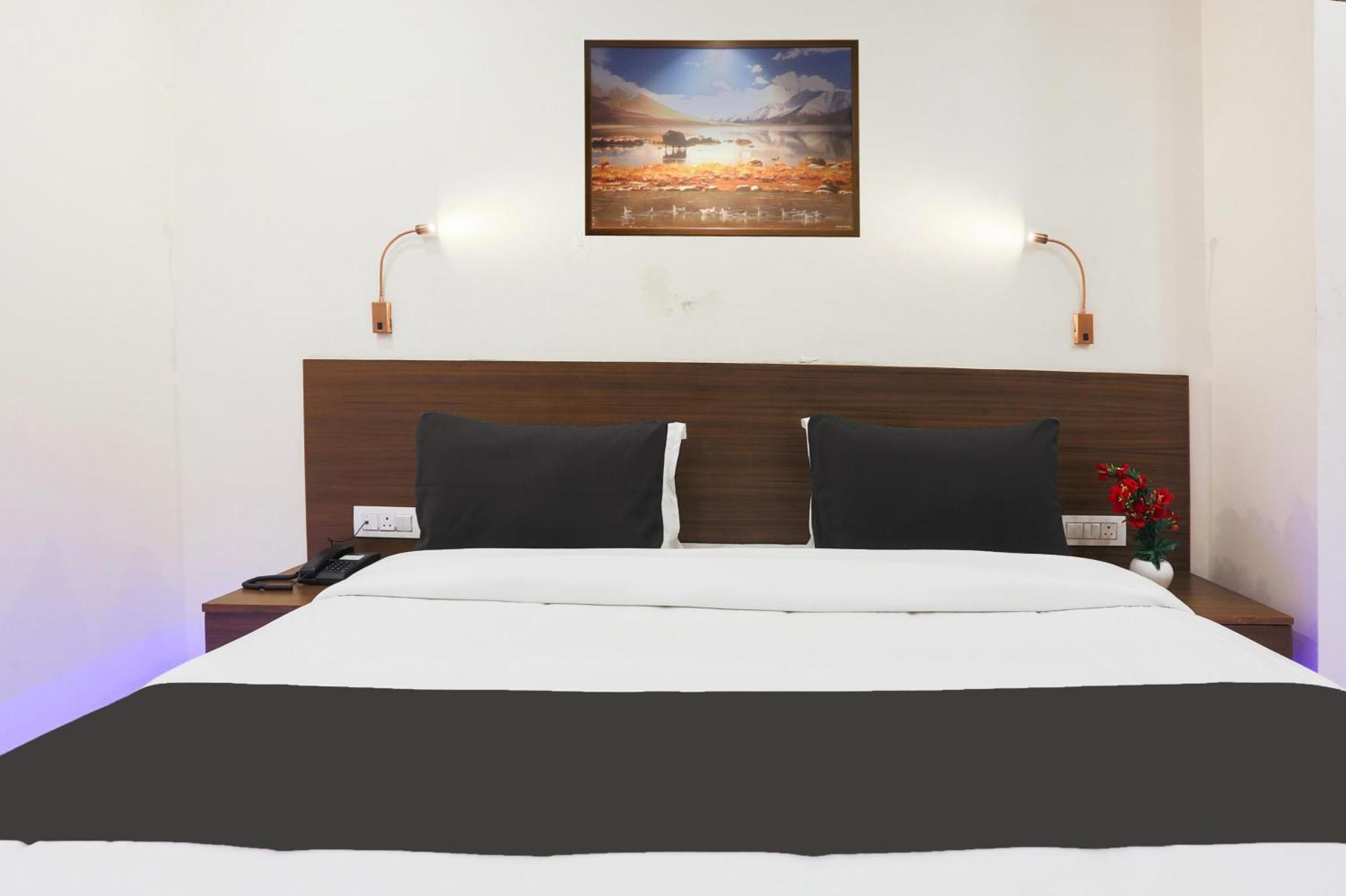 Super Townhouse Vikaspuri Hotel เดลี ภายนอก รูปภาพ