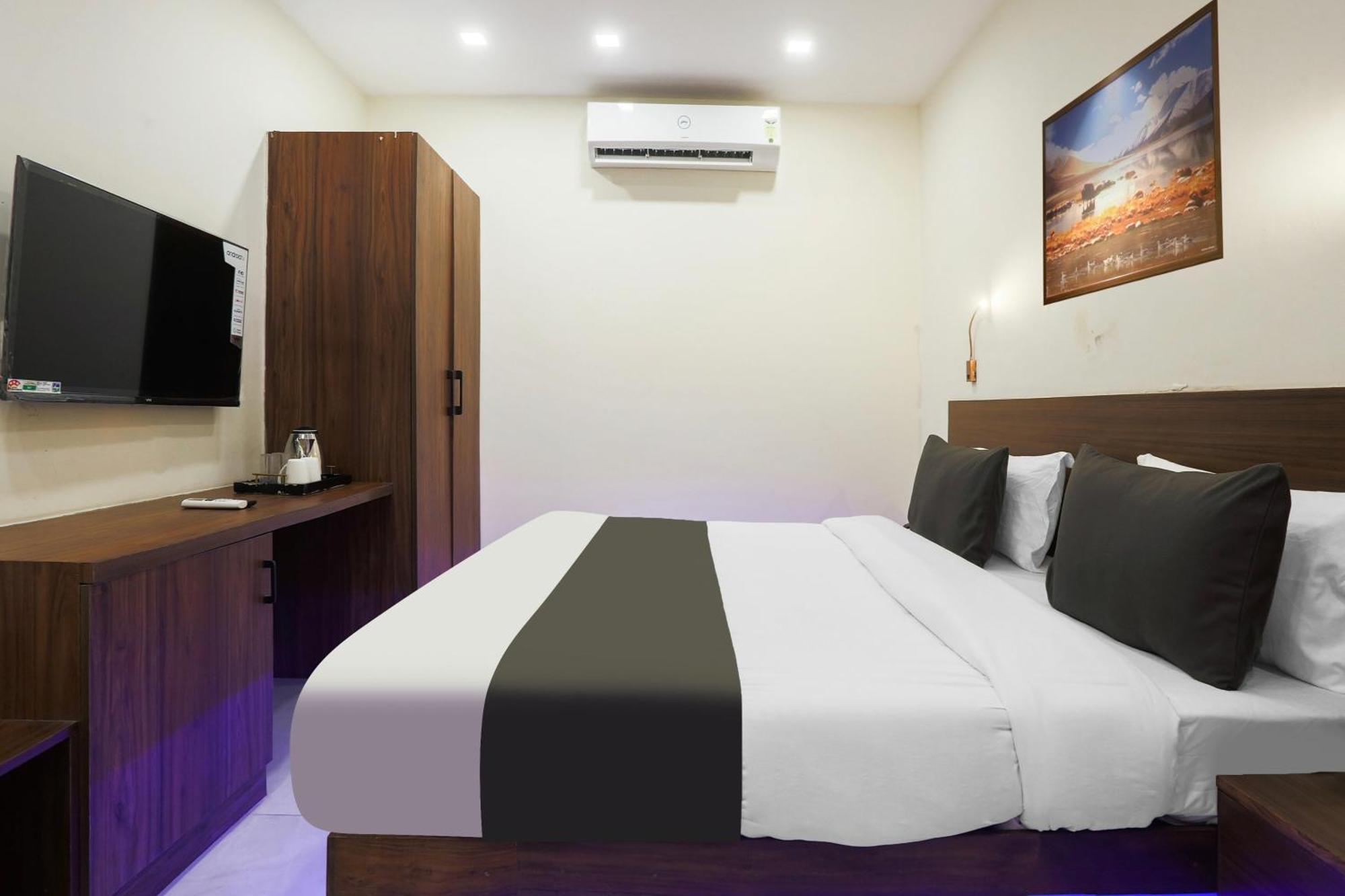 Super Townhouse Vikaspuri Hotel เดลี ภายนอก รูปภาพ