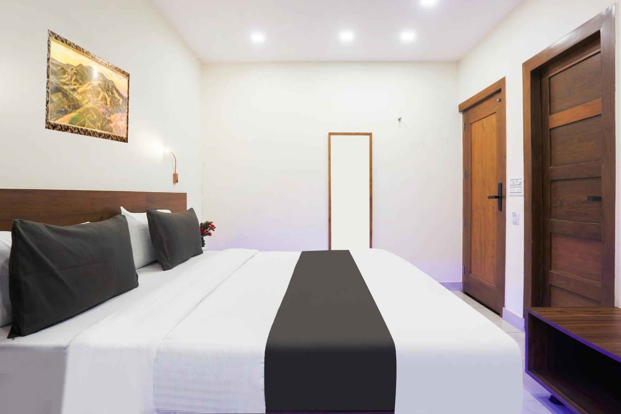 Super Townhouse Vikaspuri Hotel เดลี ภายนอก รูปภาพ