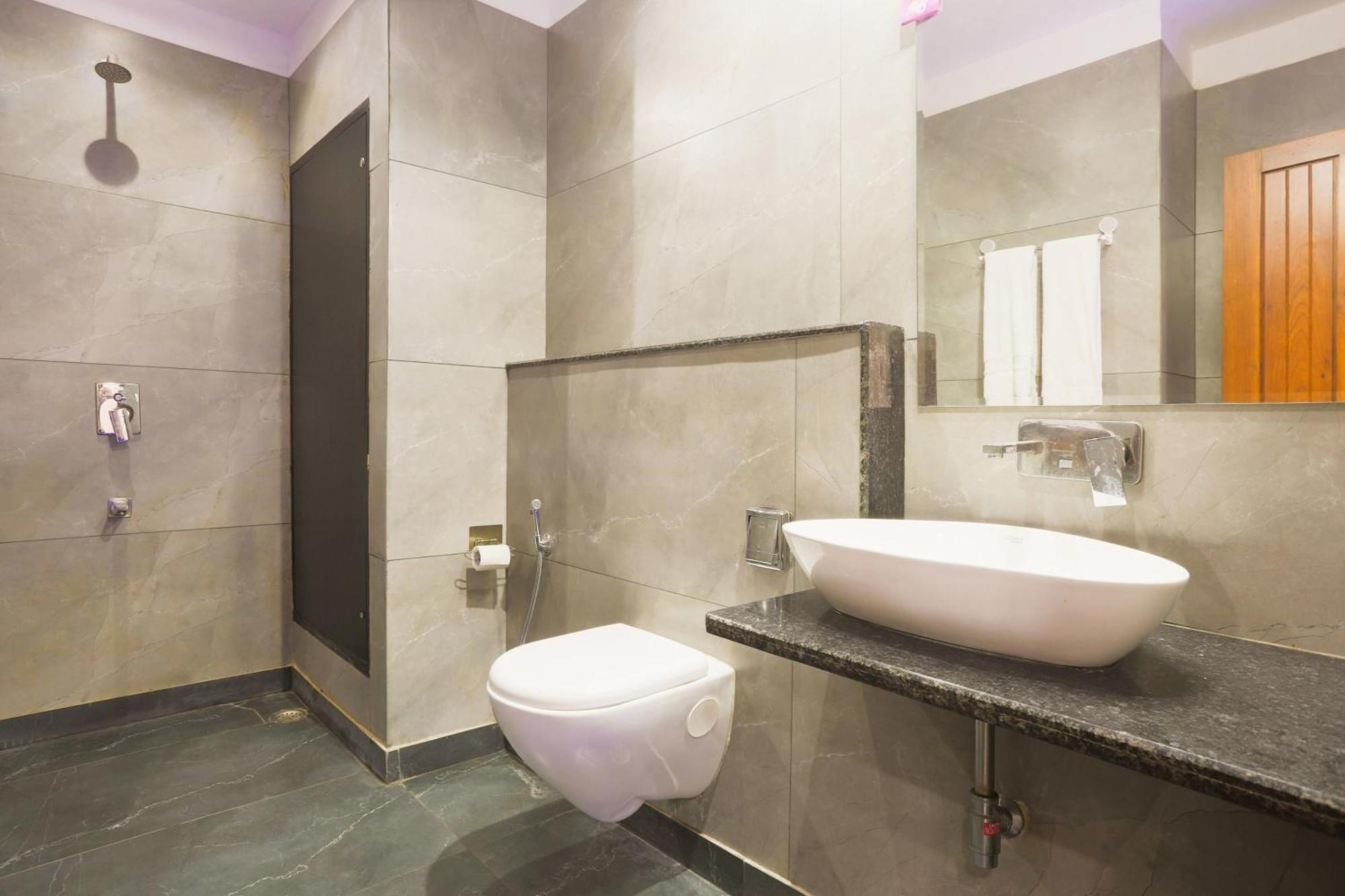 Super Townhouse Vikaspuri Hotel เดลี ภายนอก รูปภาพ