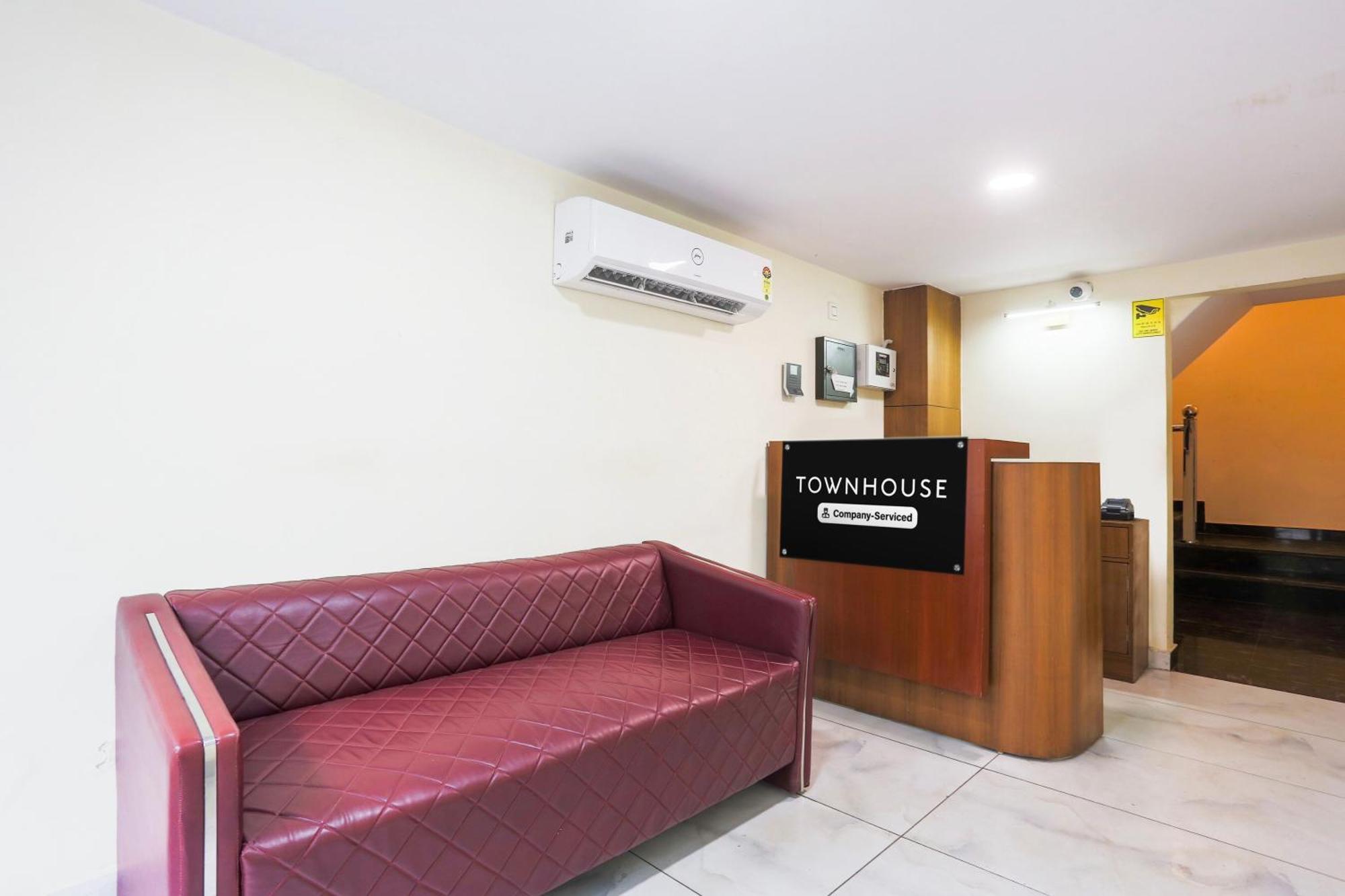 Super Townhouse Vikaspuri Hotel เดลี ภายนอก รูปภาพ