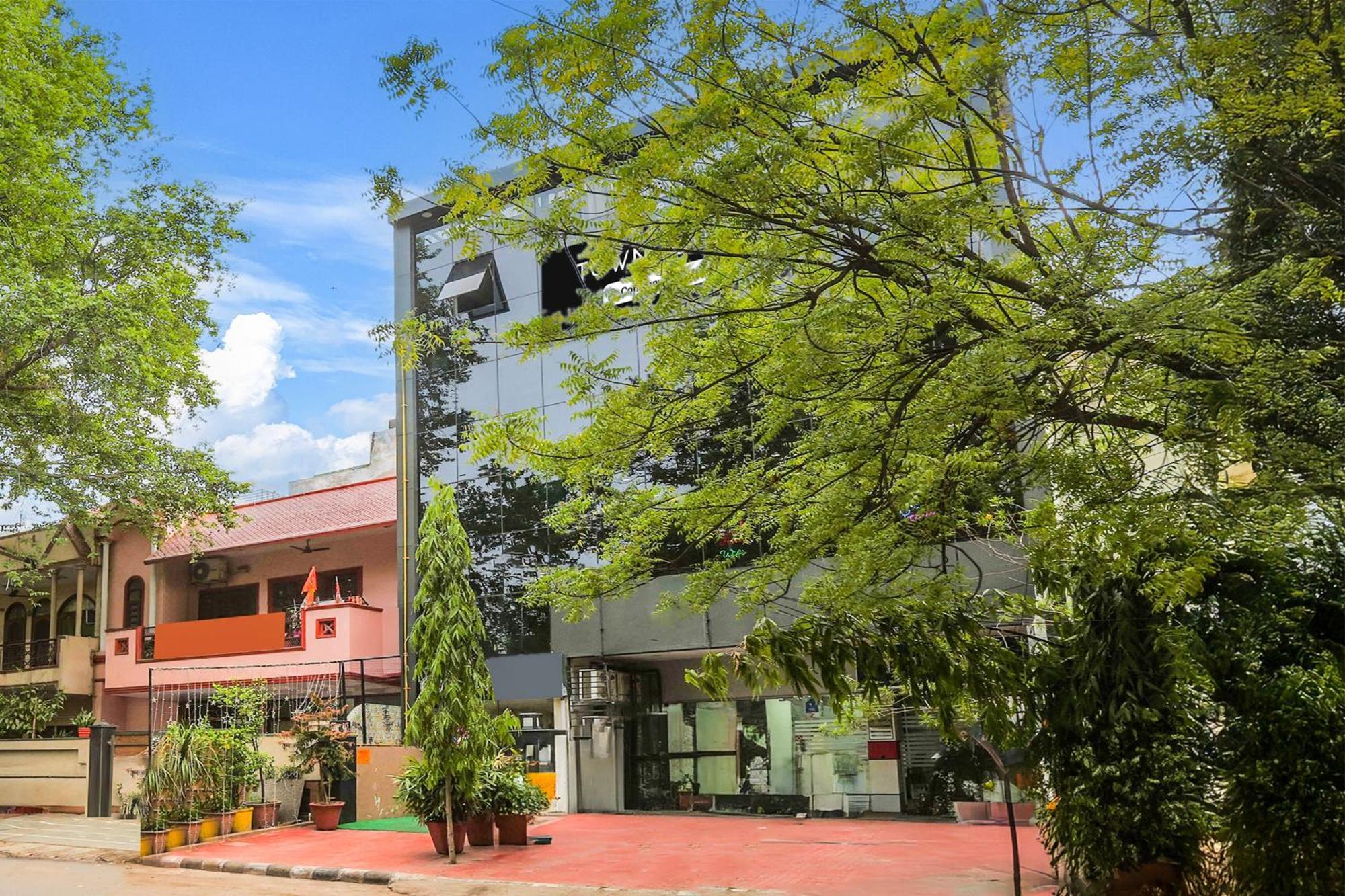 Super Townhouse Vikaspuri Hotel เดลี ภายนอก รูปภาพ
